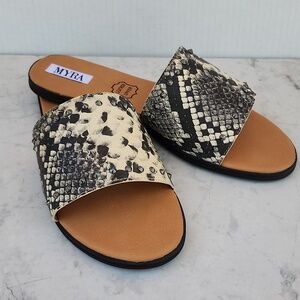NWOT MYRA SCINTILLATION LEATHER SLIDE-IN SANDALS